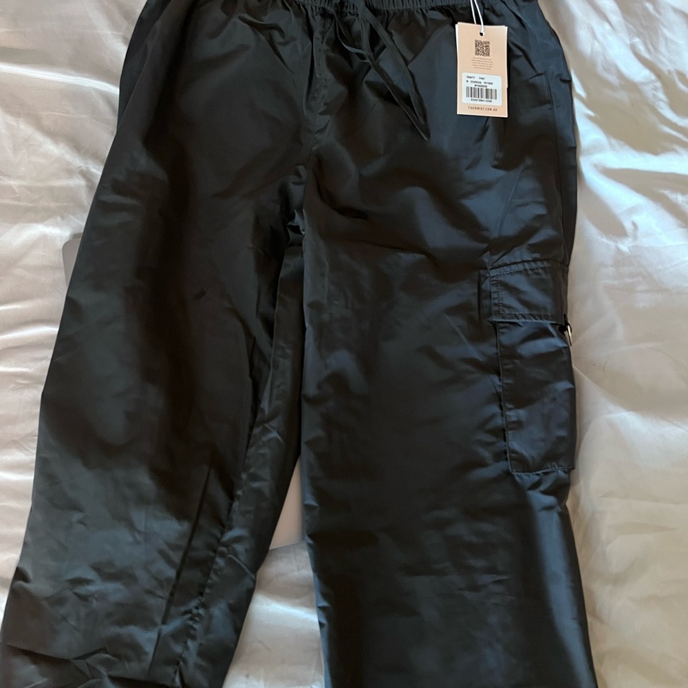 Unworn Tiger Mist Trinity Pant Size Medium in Grey